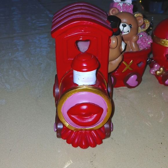 RARE Teddy Bear Vintage Valentines Express Train with Battery operated lights!